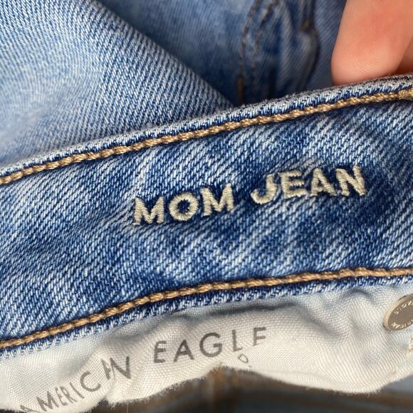 American Eagle Women's Denim Blue Distressed Mom Jeans Size 12 - Picture 3 of 12